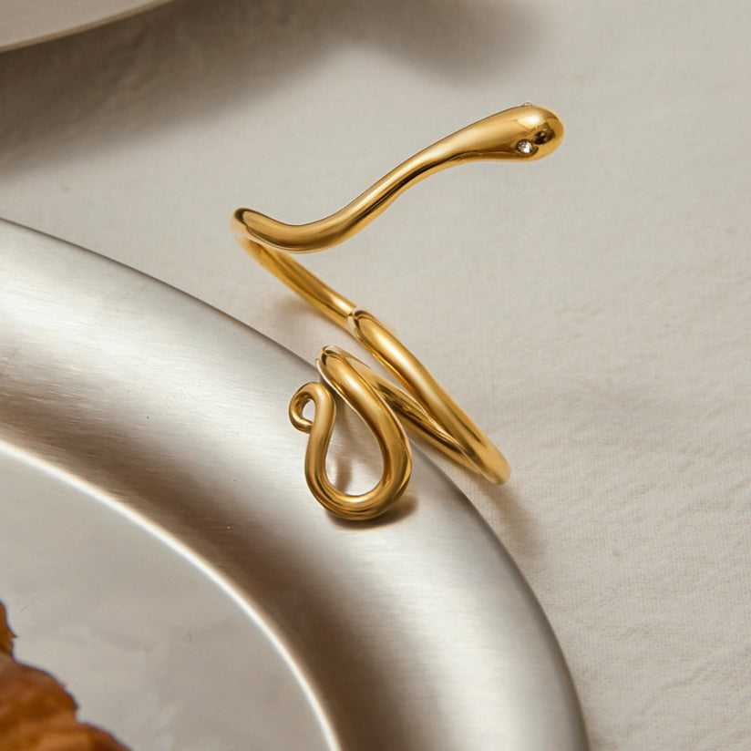 Serpentine Arc Ring - Gold