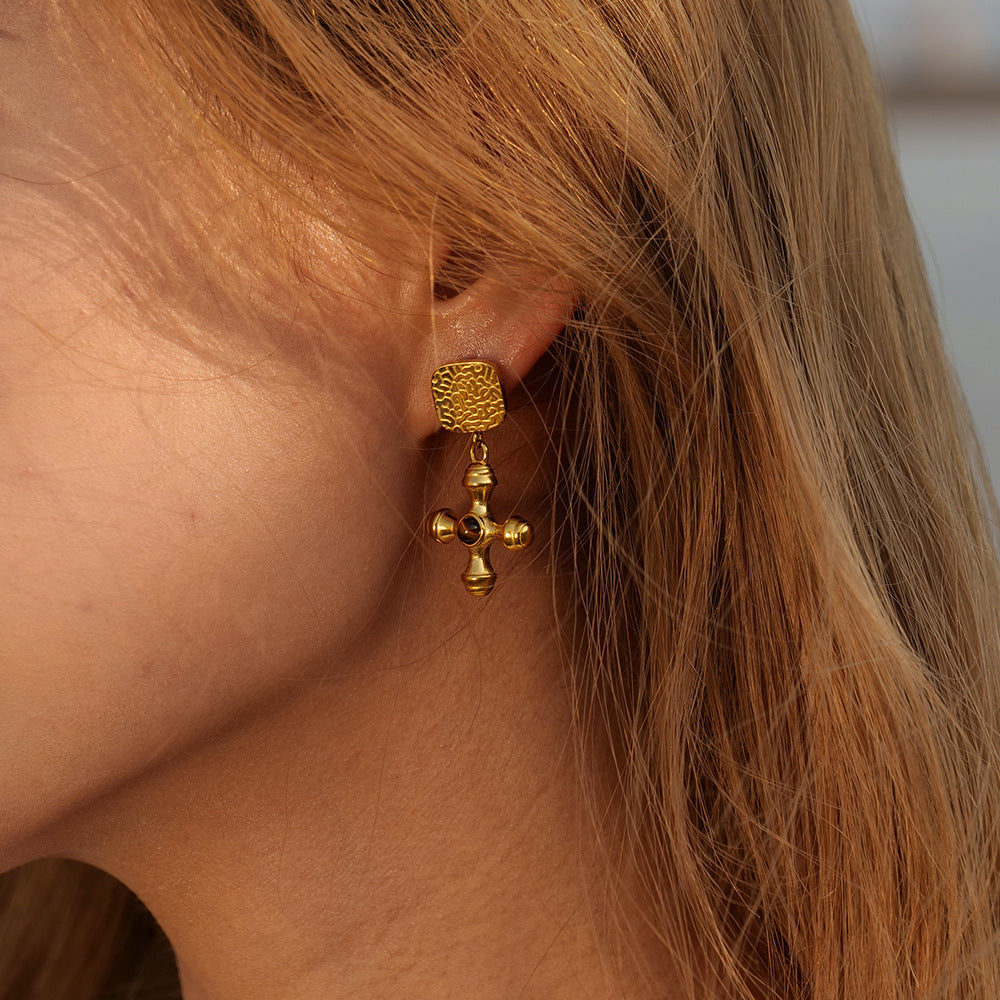 Della Shimmer Gold Earrings