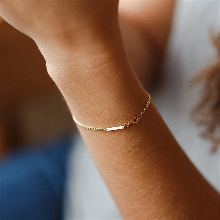 Elegant Gold Chain Bracelet