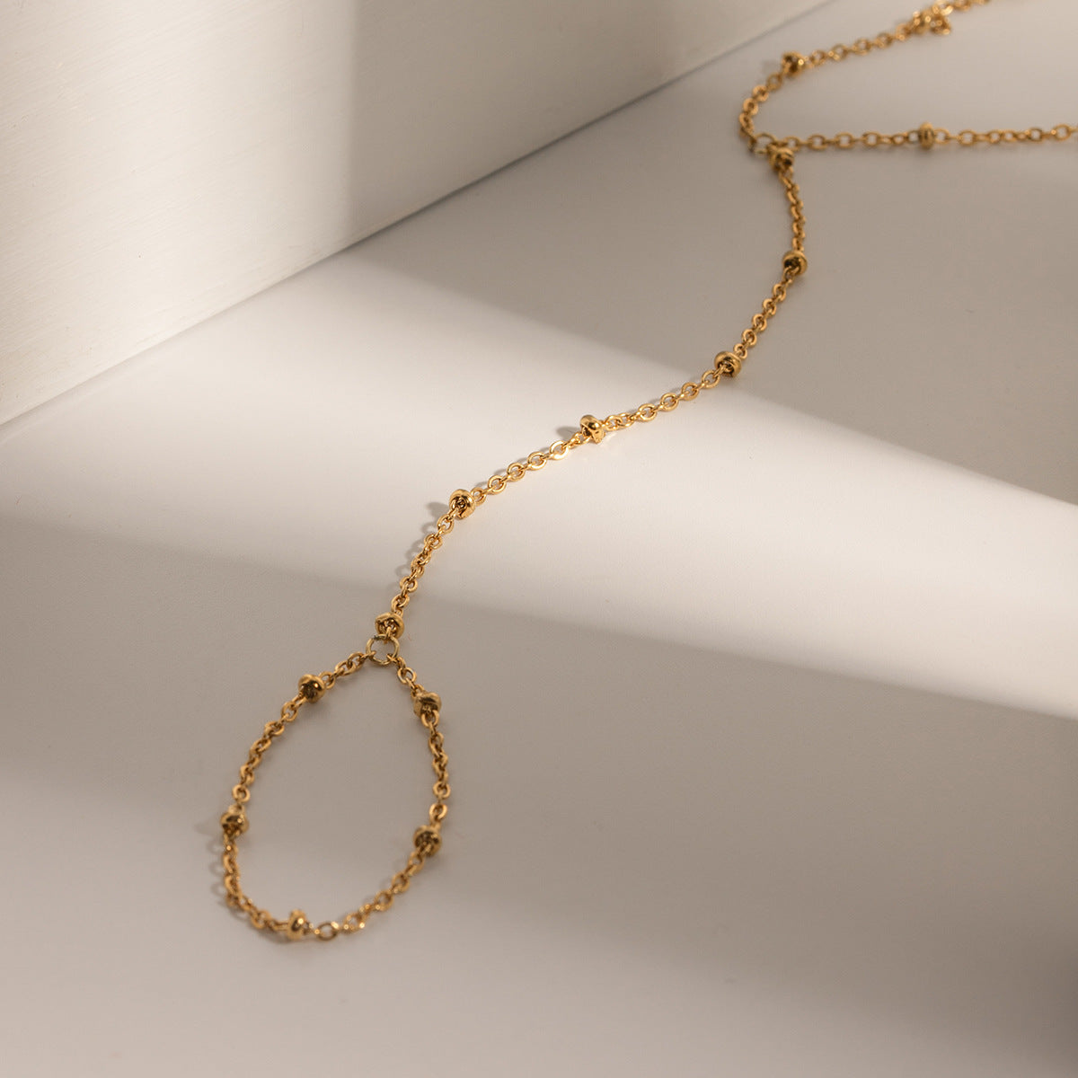 Evelyne Refined Gold Chain Bracelet