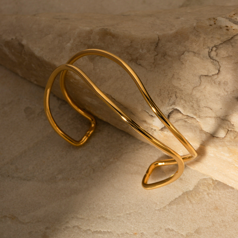 Aura Gold Intertwined Bracelet