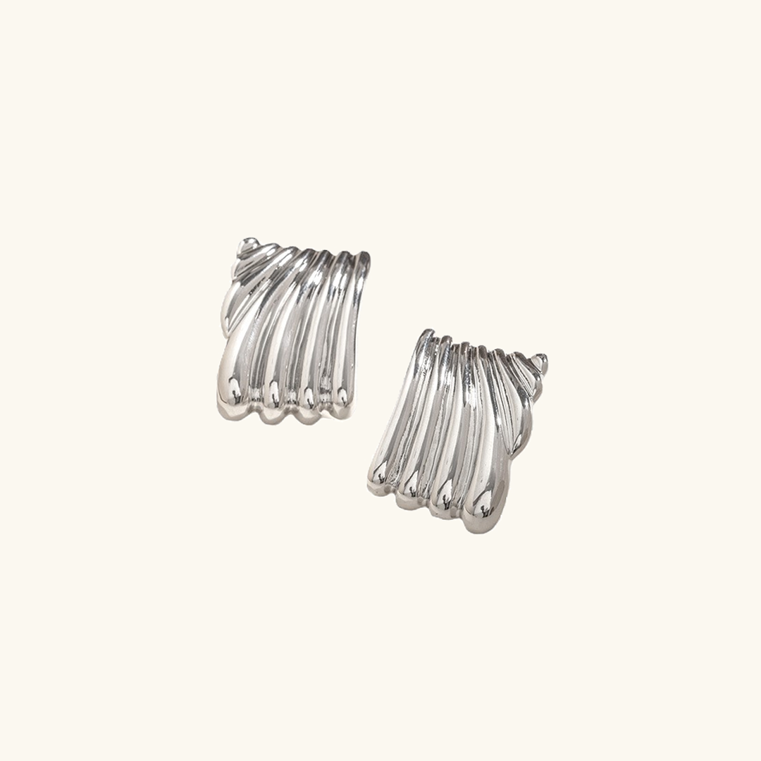 Alisa Elegant Gold Earrings