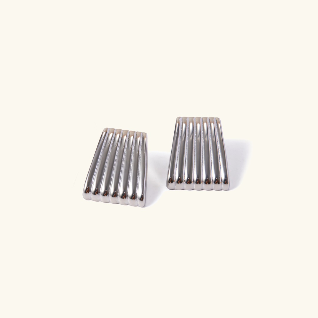 Aria Gold Bar Studs