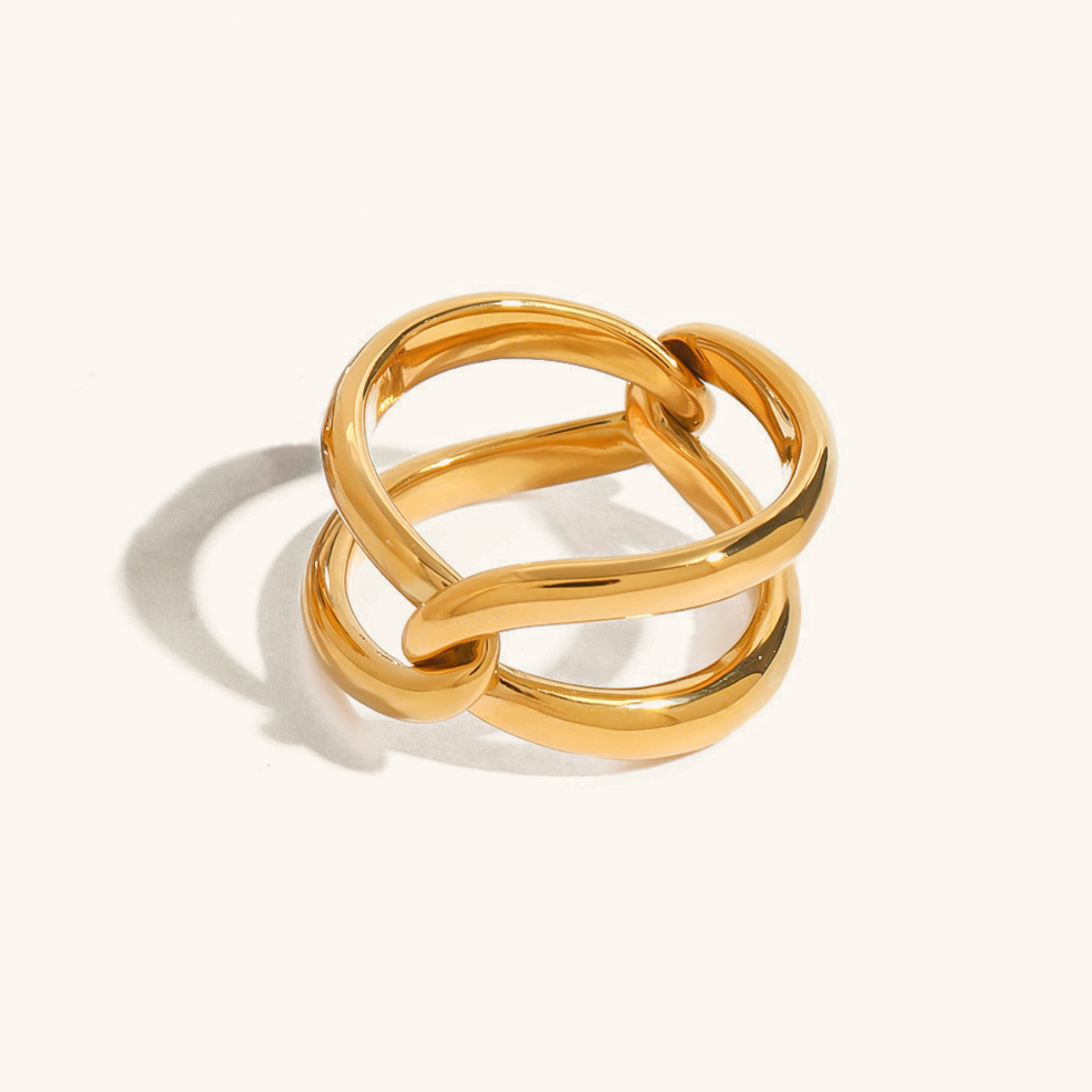 Elegant Gold Twisted Band Ring
