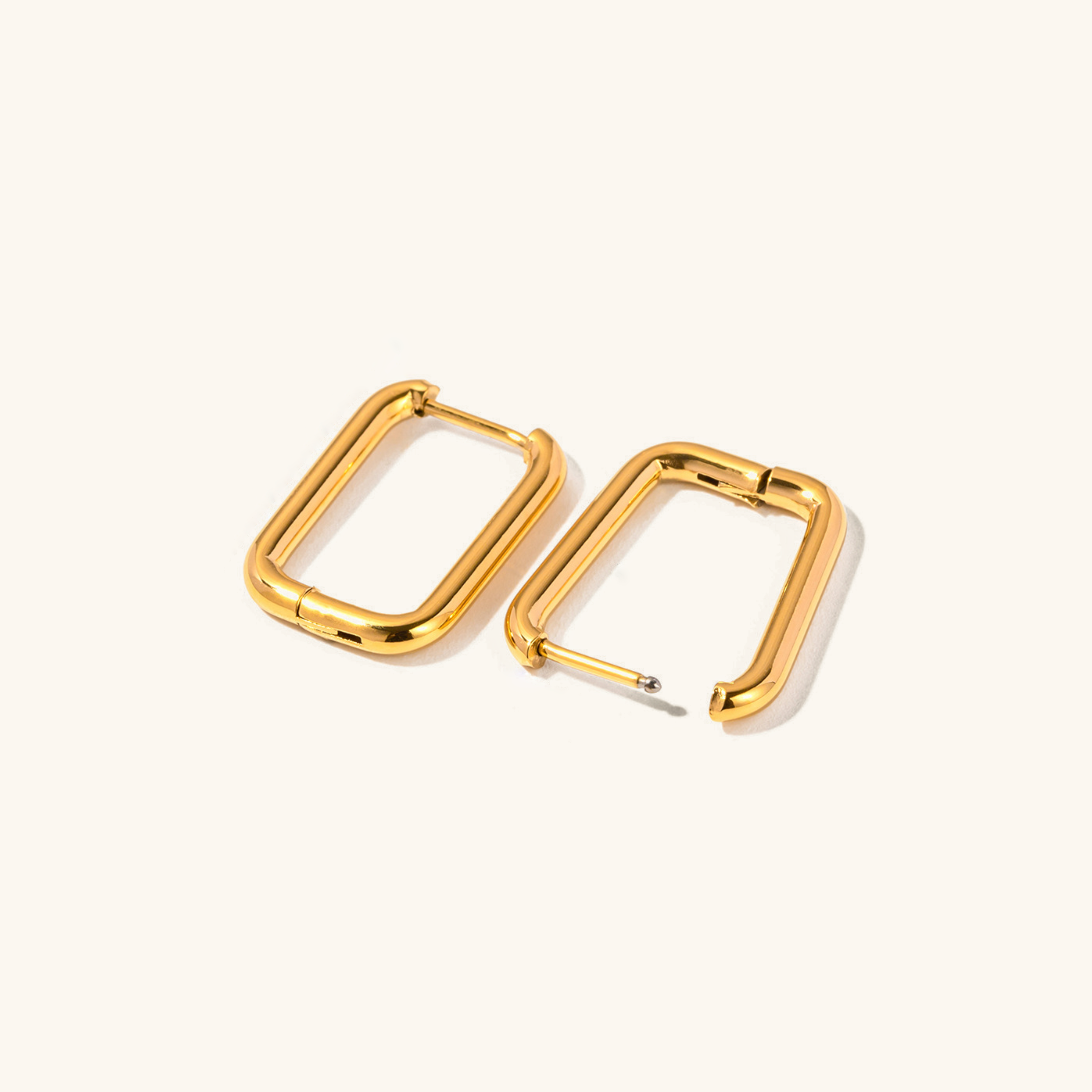 Modern U-Hoops in Gold