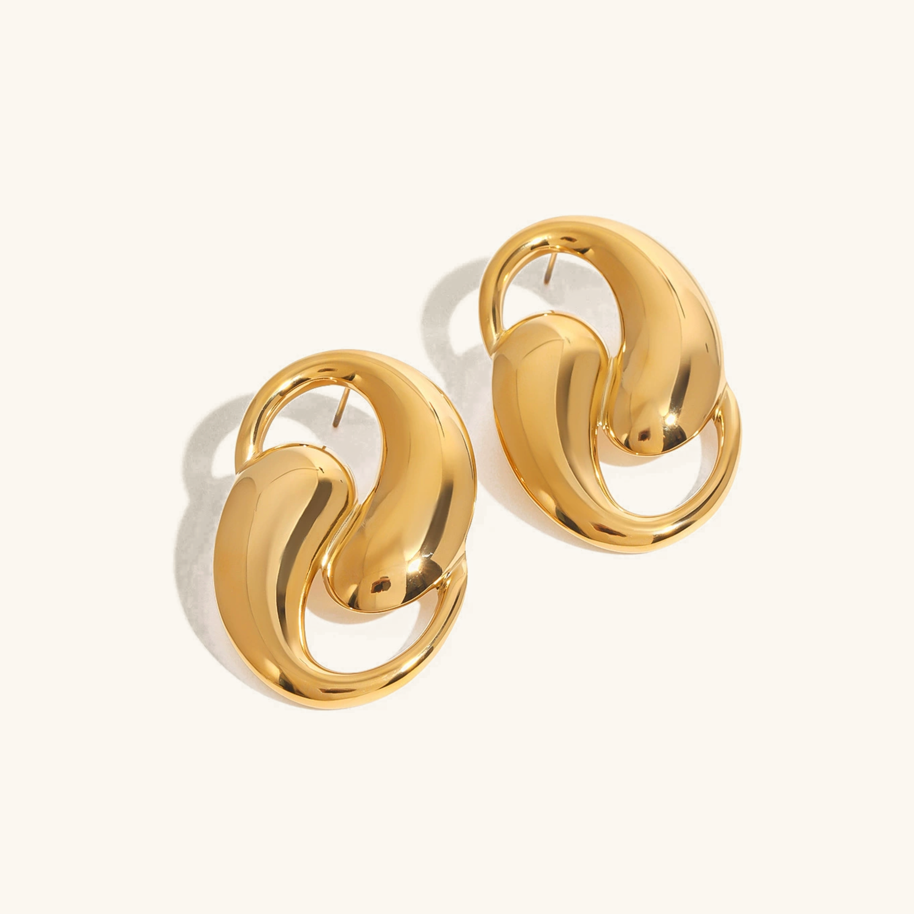 Chic Water Drop Earrings - Gold