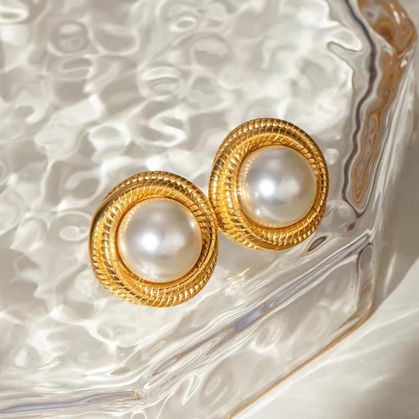 Oceanic Pearl Drops