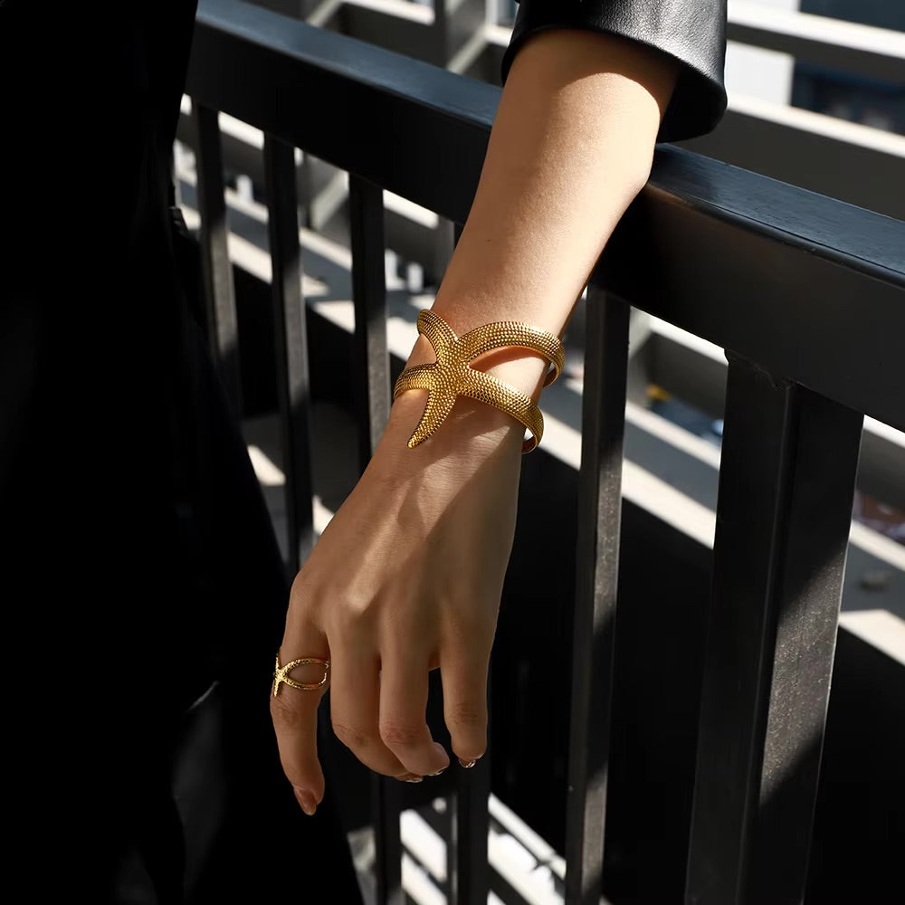 Oceanic Starfish Cuff - Gold
