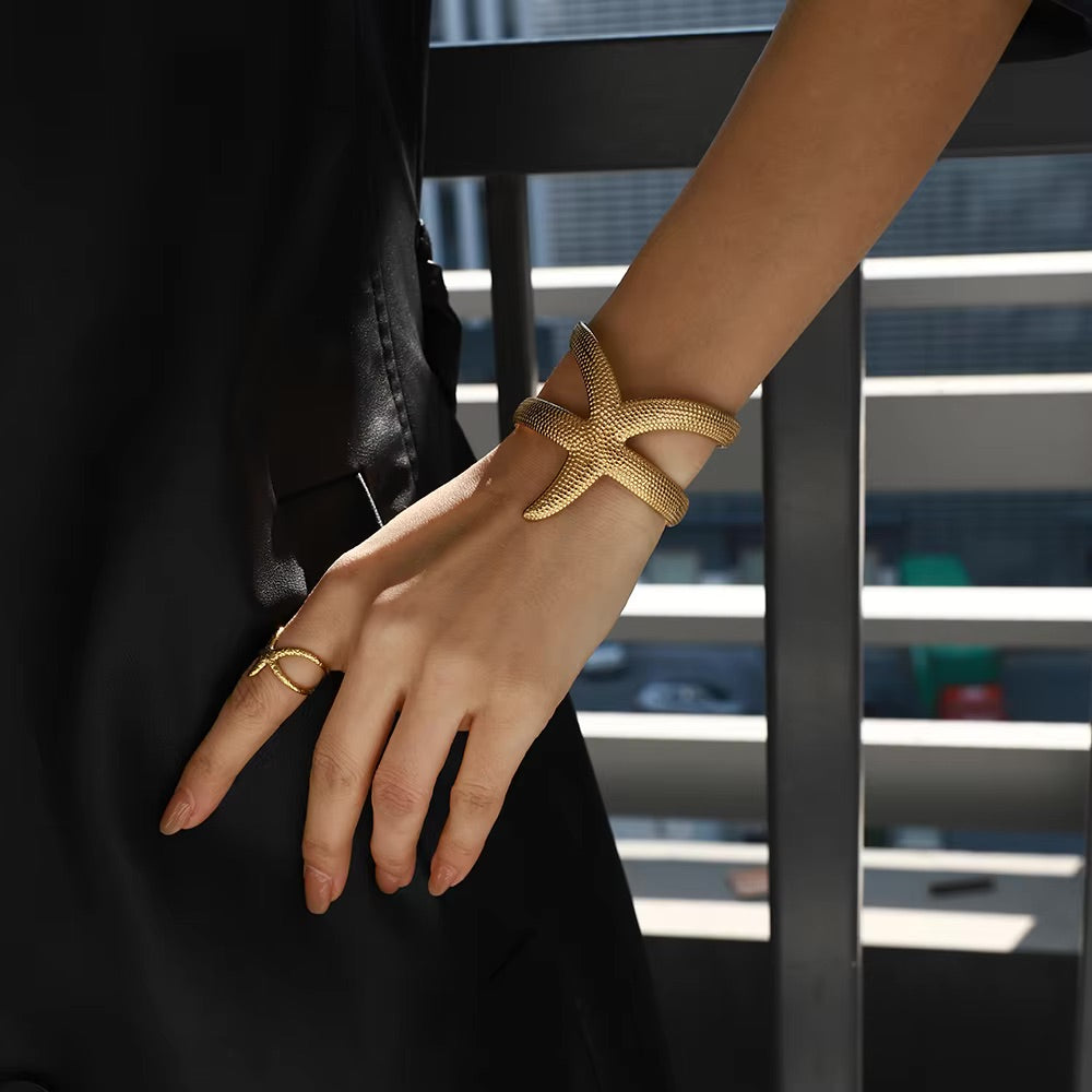 Oceanic Starfish Cuff - Gold
