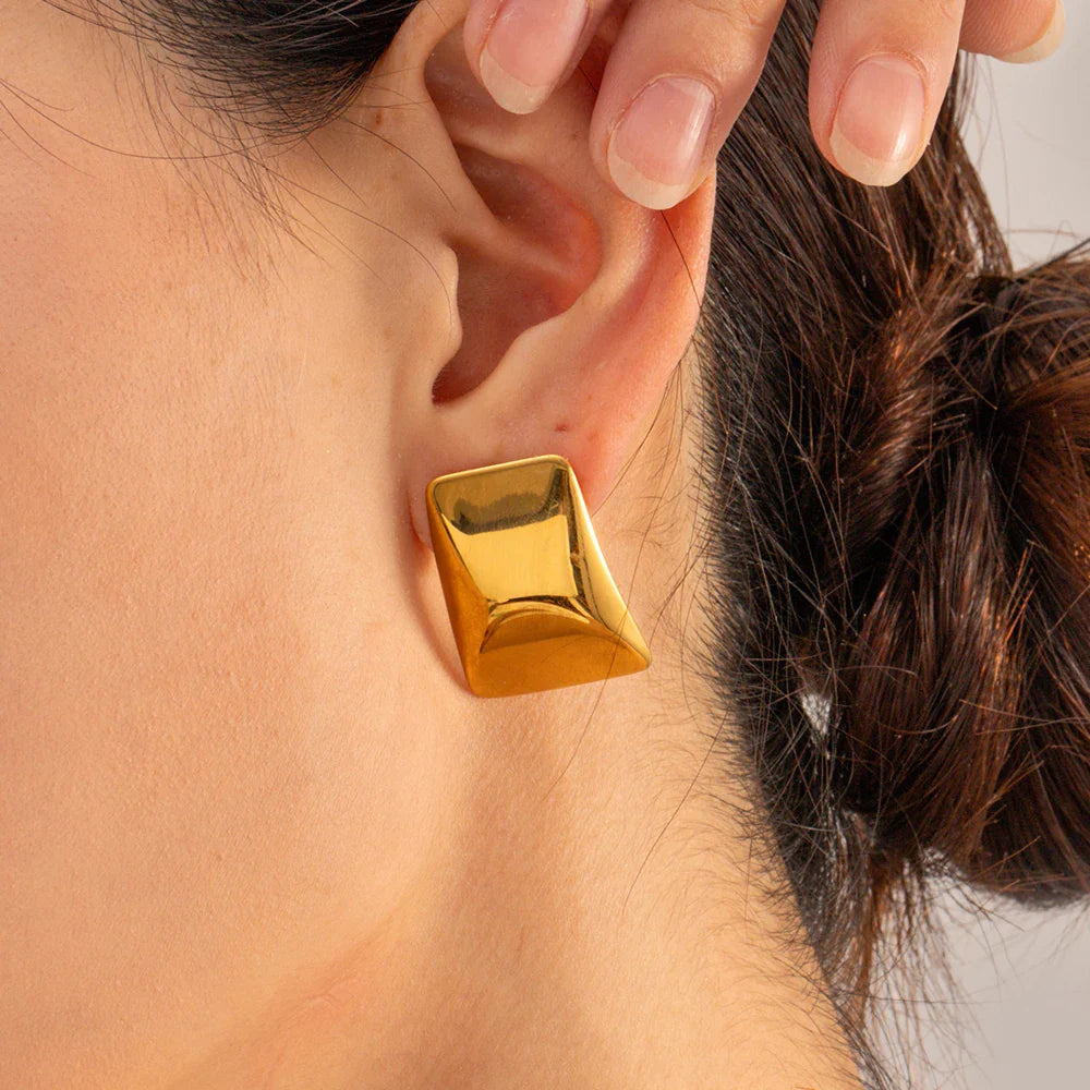 Elsie Minimalist Gold Earrings