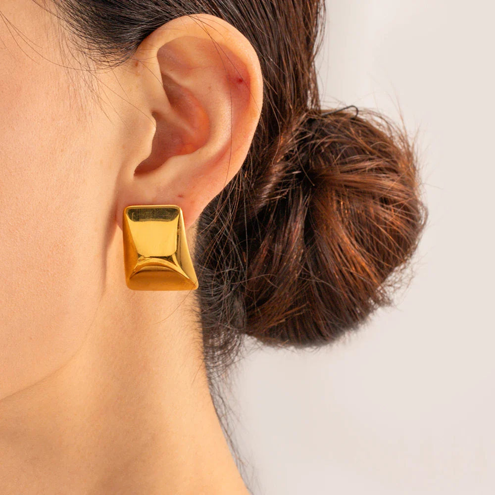 Elsie Minimalist Gold Earrings