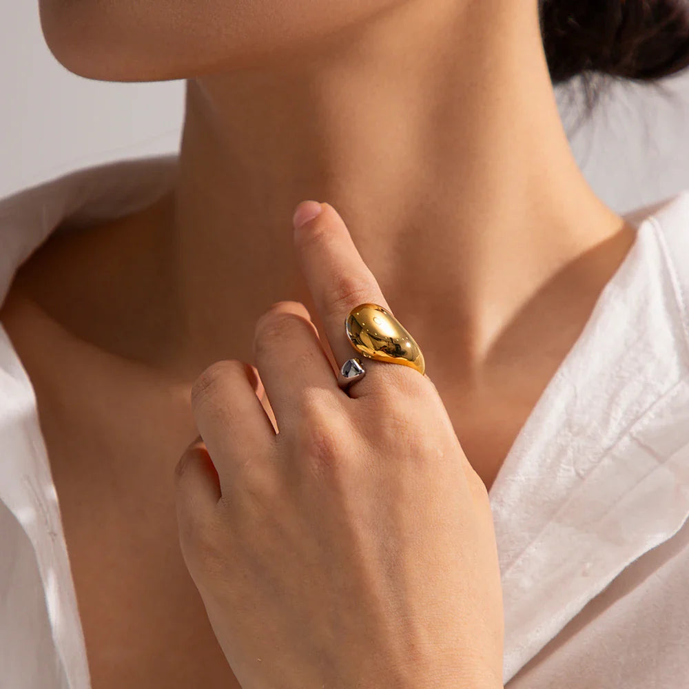 Ethereal Knot Ring