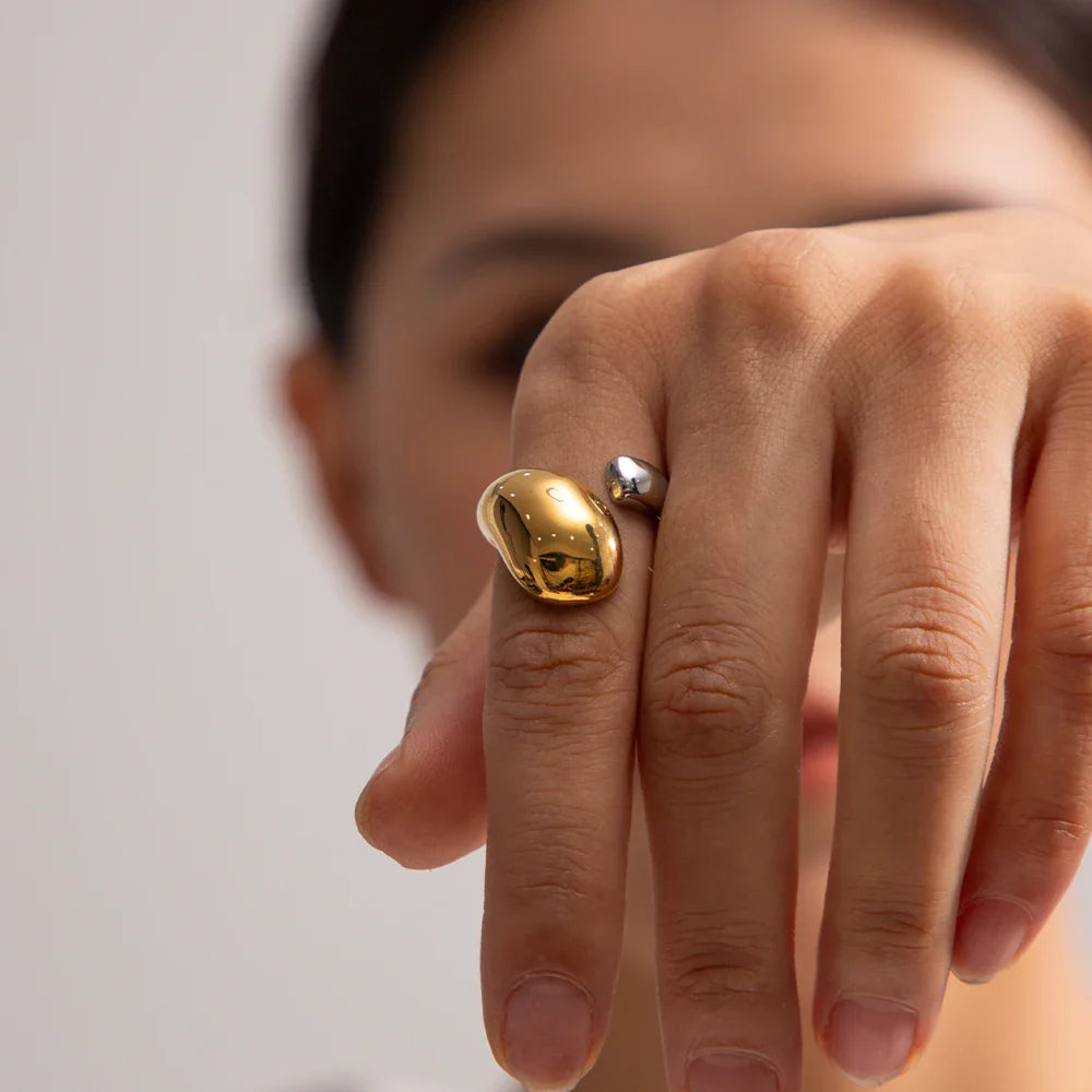 Ethereal Knot Ring
