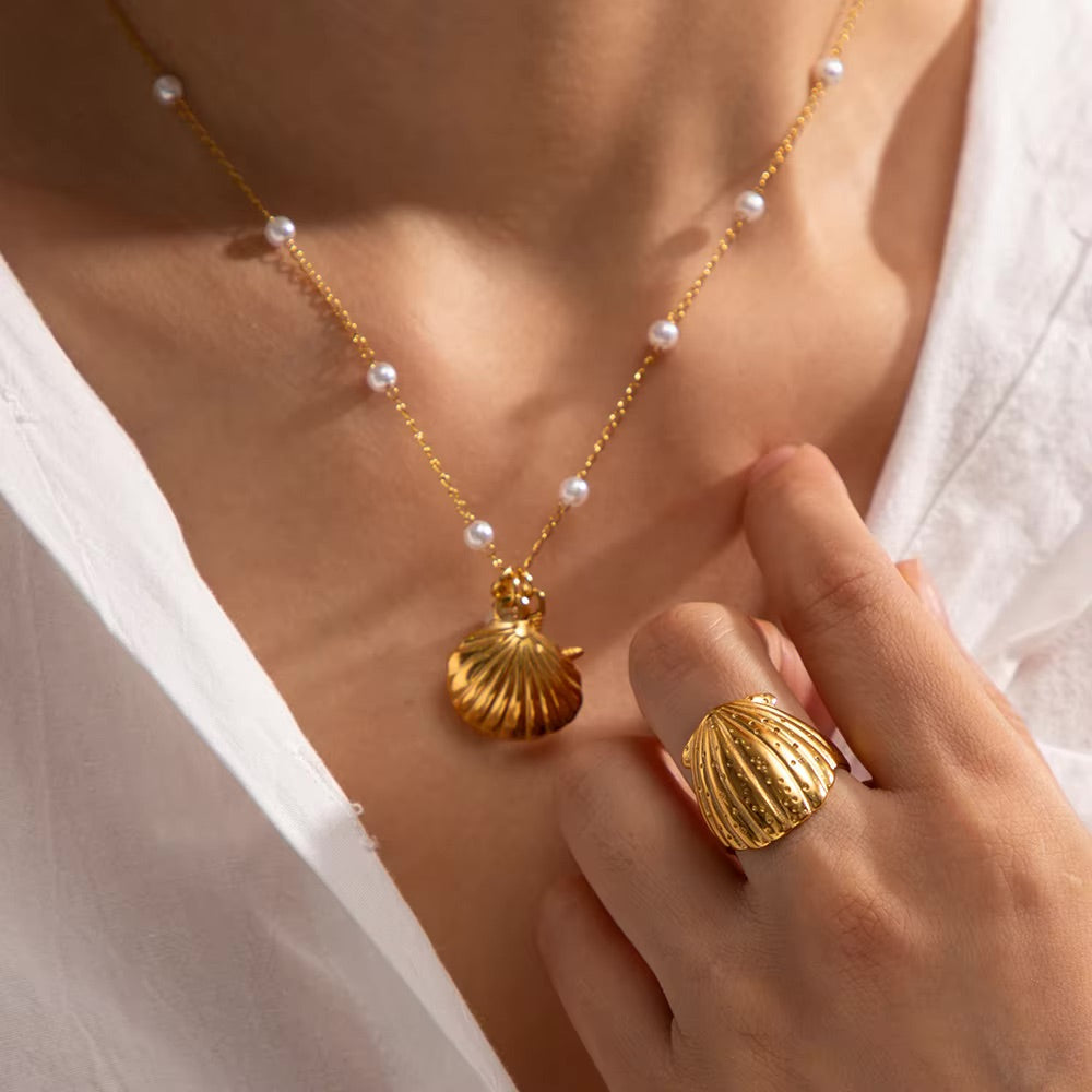 Golden Wave Seashell Ring