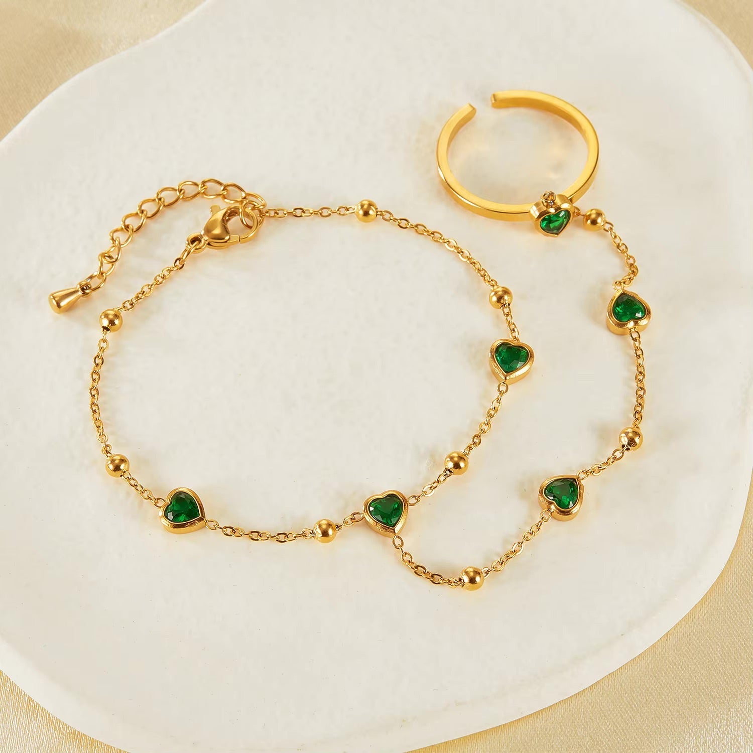 Emerald Heart Hand Chain - Gold