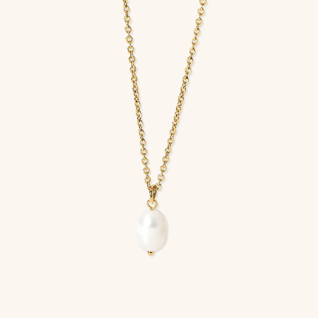 Luminous Pearl Dainty Necklace