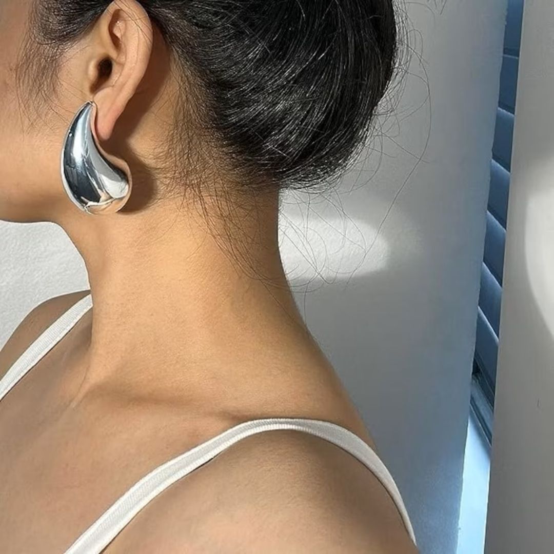Elegant Teardrop Gold Dangle Earrings