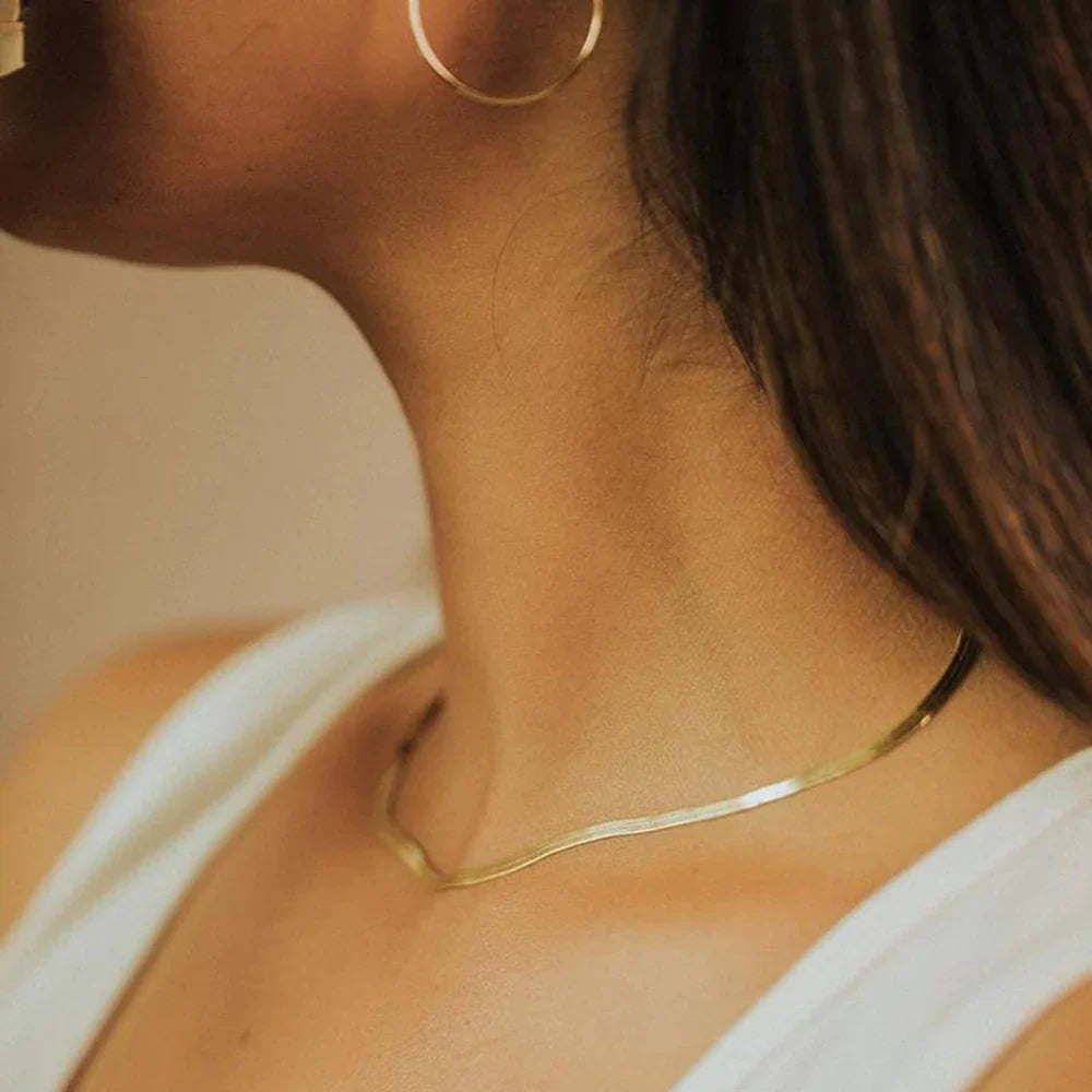 Elegant Herringbone Gold Necklace
