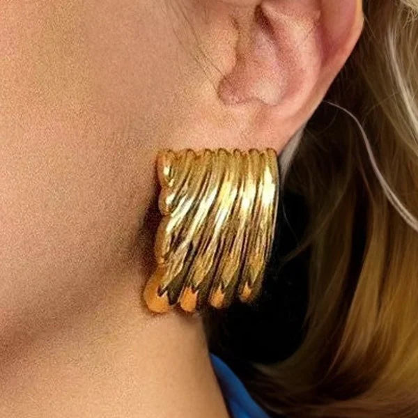 Alisa Elegant Gold Earrings