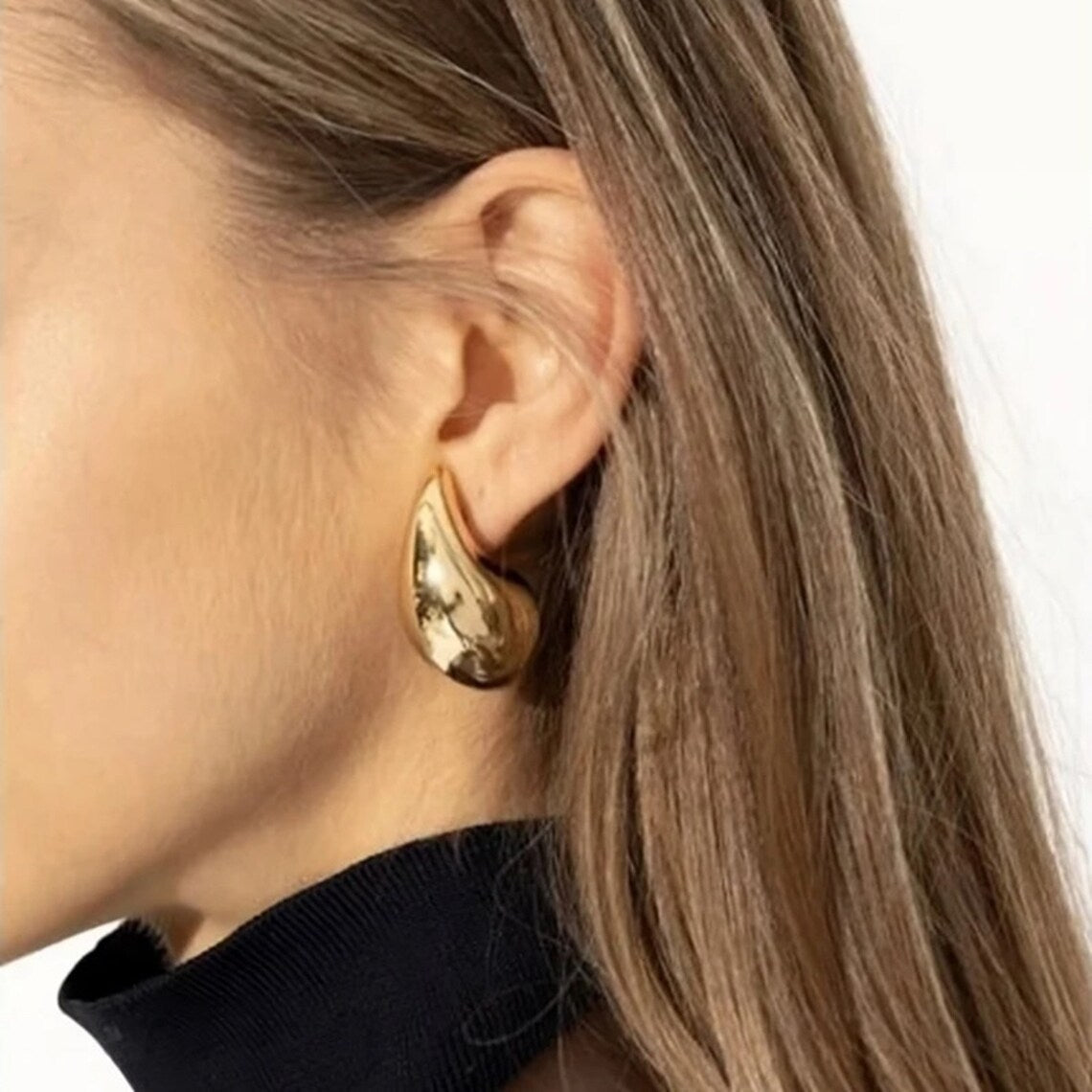 Elegant Teardrop Gold Dangle Earrings