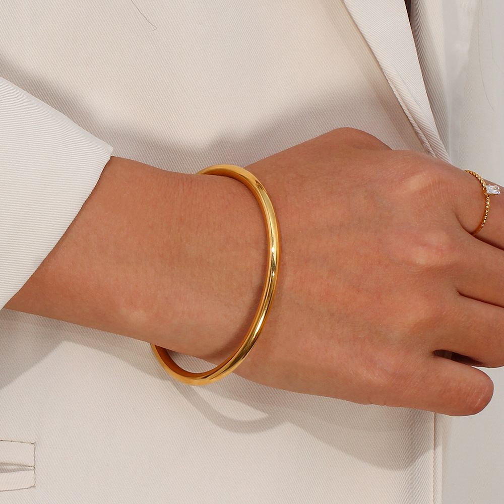 Radiant Gold Bangle