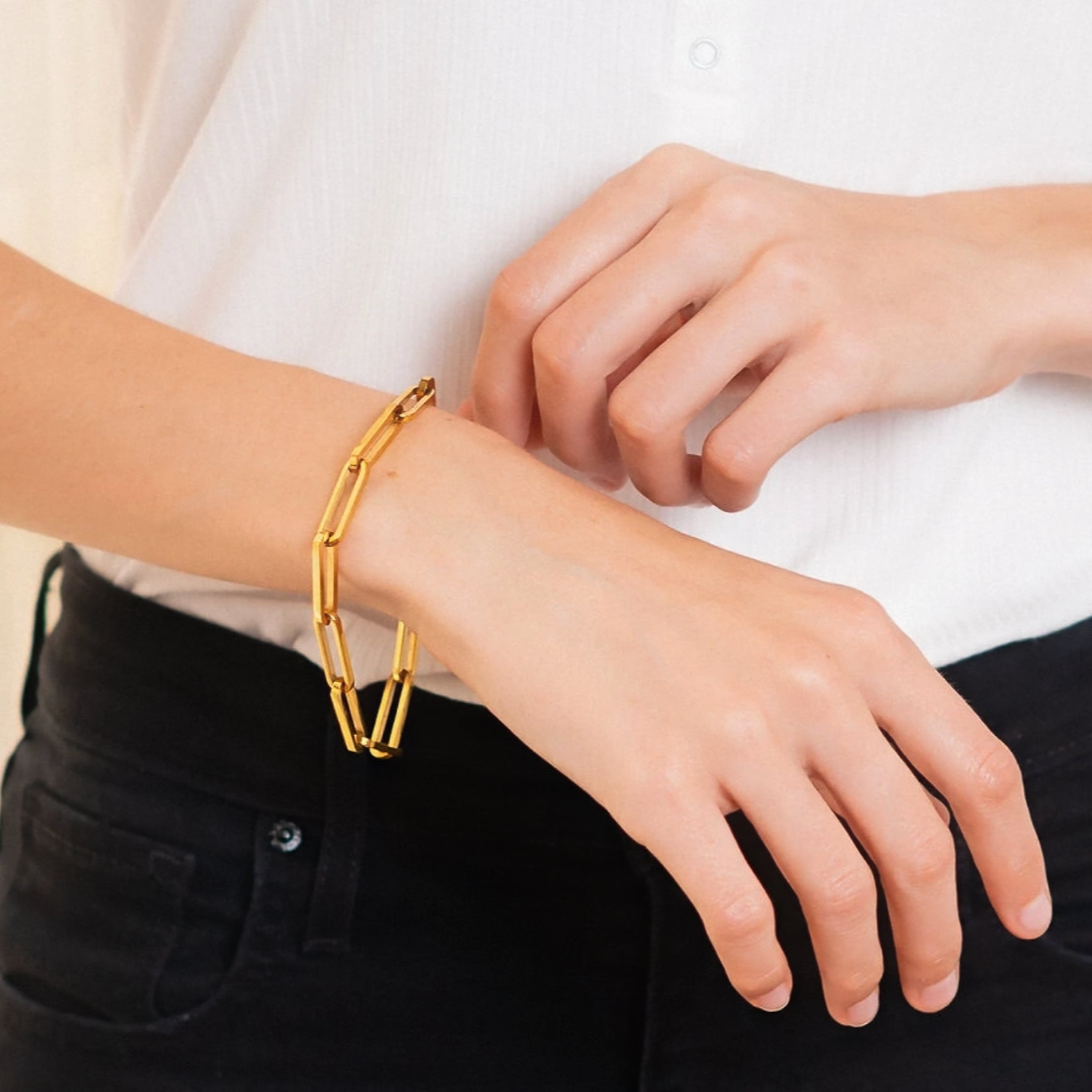 Chic Paperclip Chain Bracelet - Gold