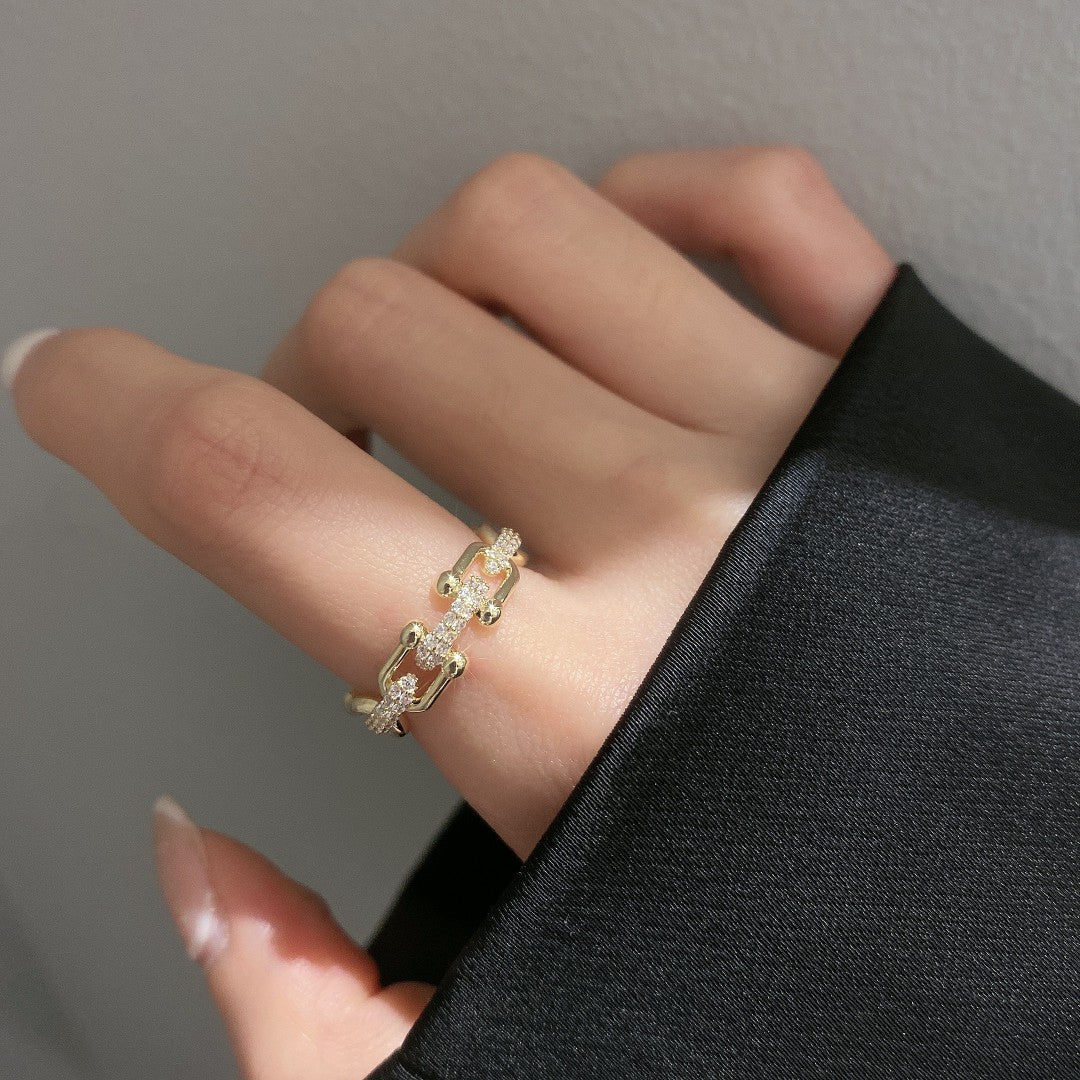 Luxe Radiance Gold Ring