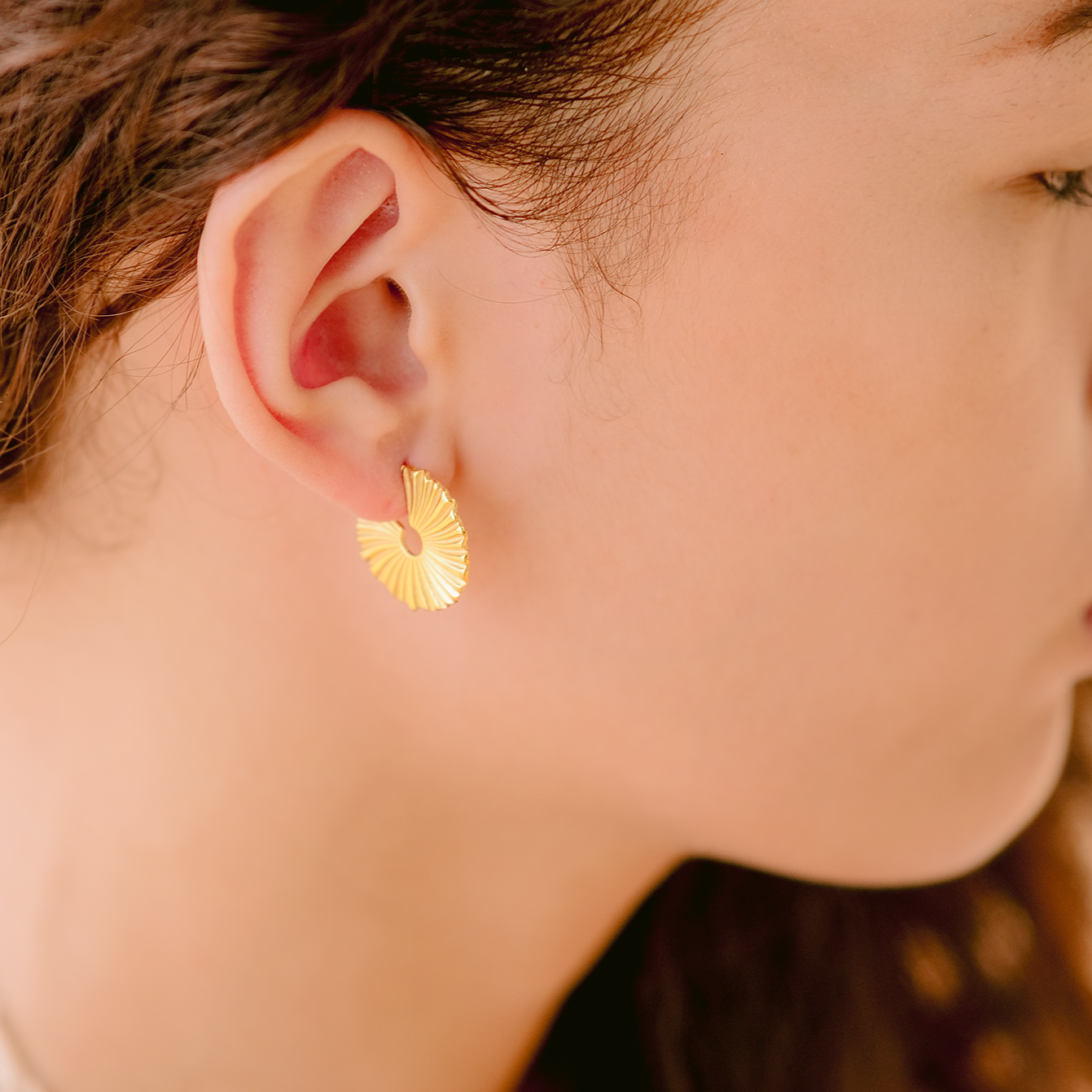 Elegant Wave Gold Earrings