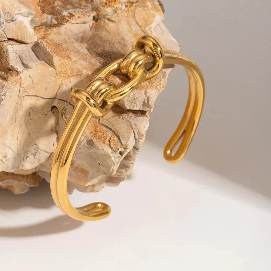 Luxe Golden Wave Bangle