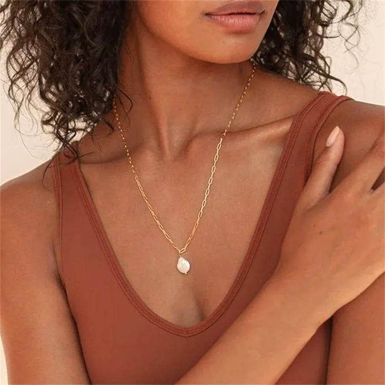 Elegant Pearl Radiance Necklace
