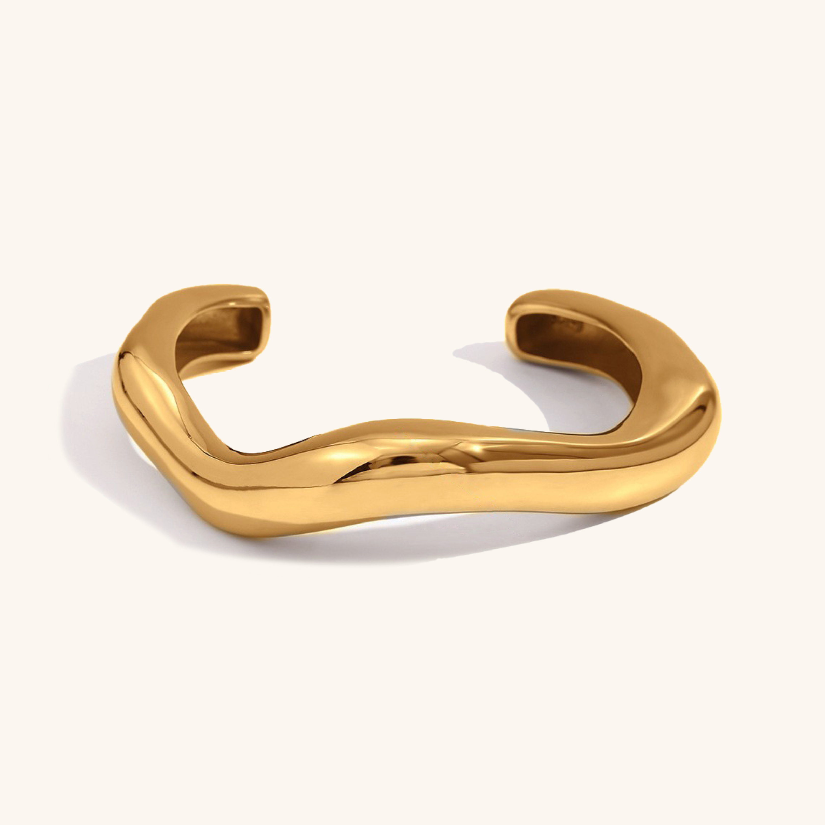 Zaria Fluid Gold Bangle