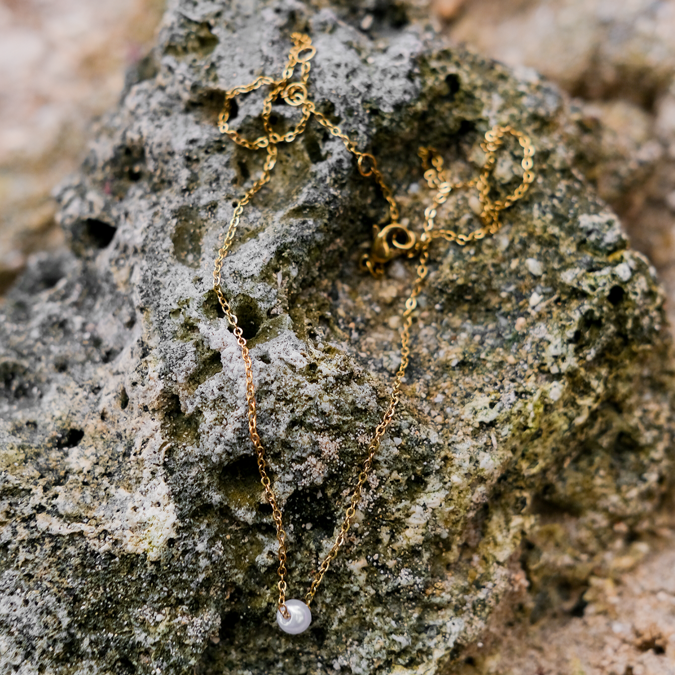 Elegant Pearl Radiance Necklace