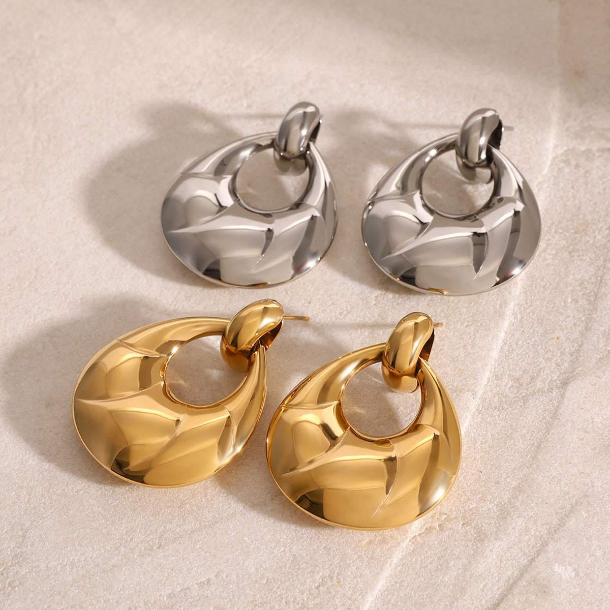 Serene Gold Curve Earrings