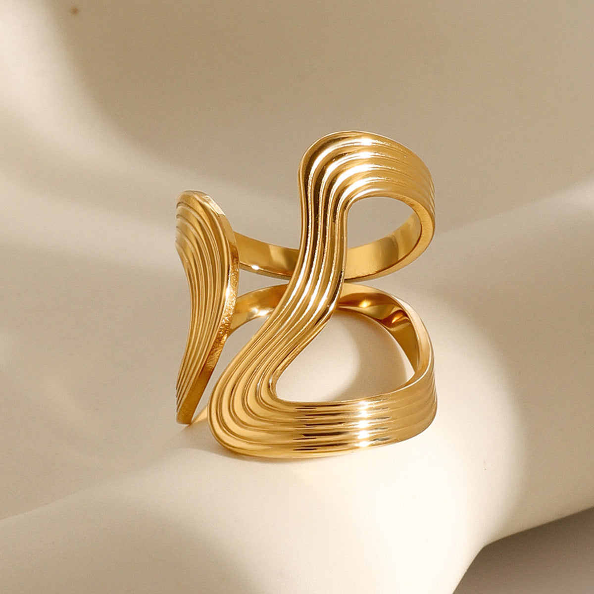 Kinetic Twist Gold Ring