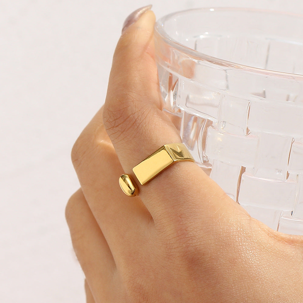 Luxe Cadenza Gold Band