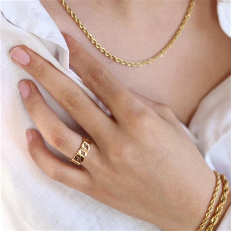 Luxe Elegance Gold Band