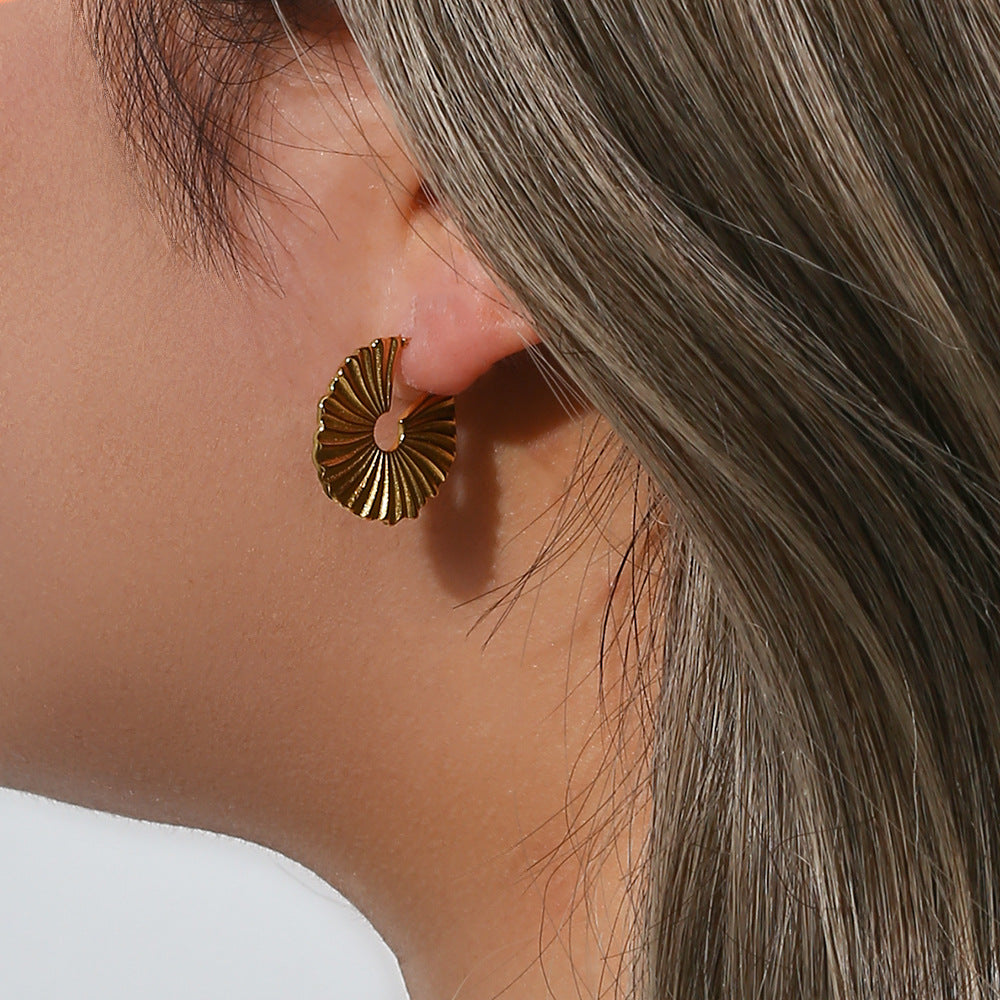 Elegant Wave Gold Earrings