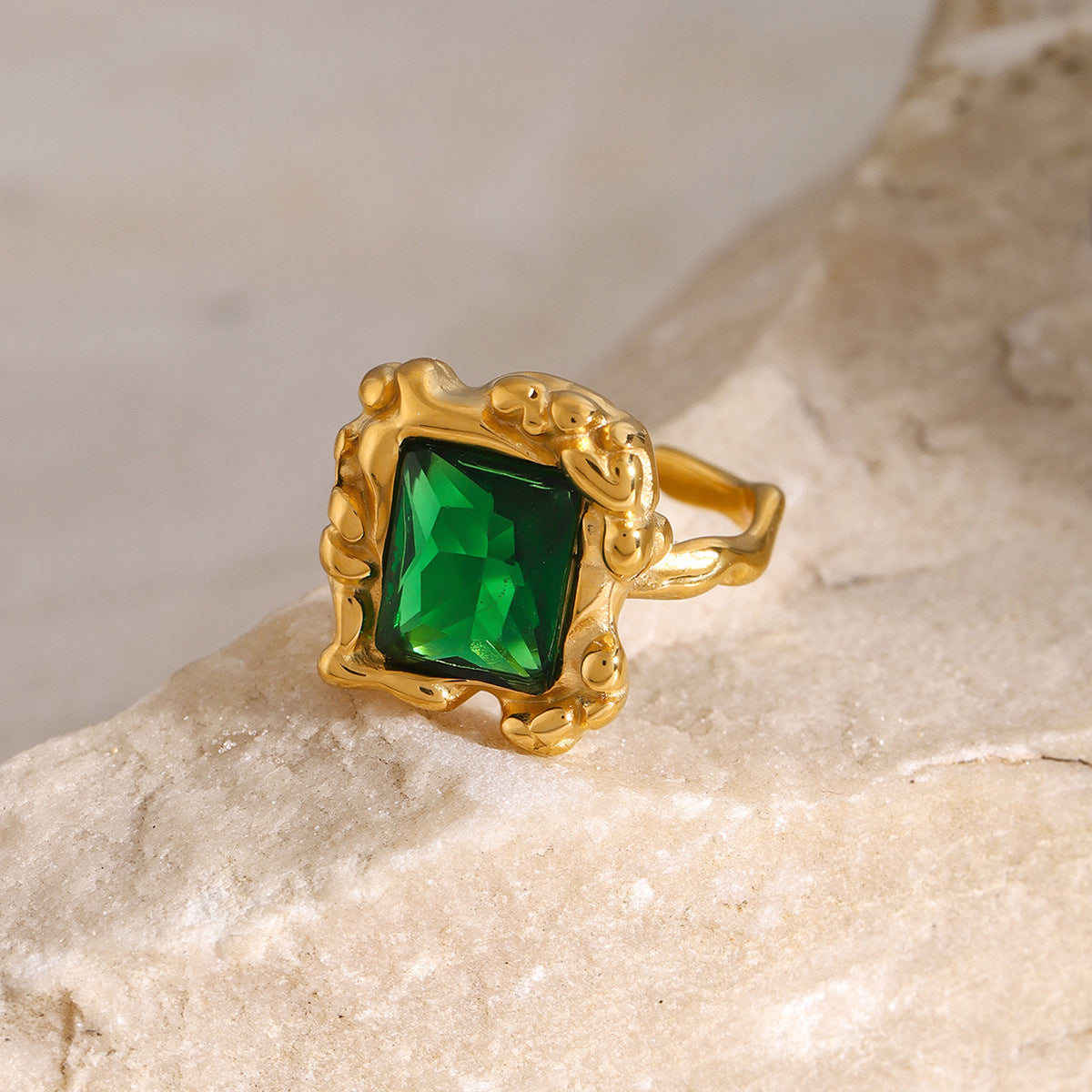 Emerald Radiance Ring
