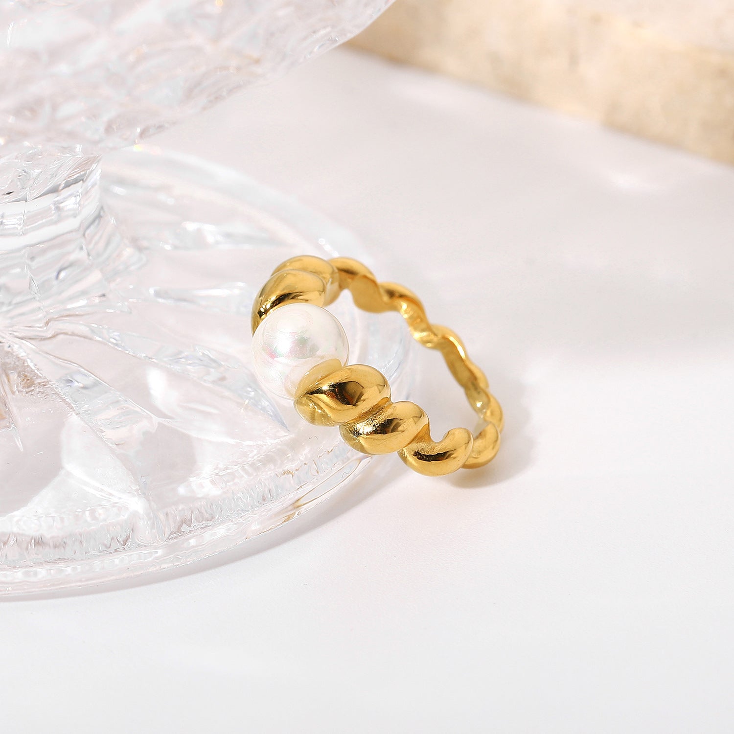 Scarlett Pearl & Gold Ring
