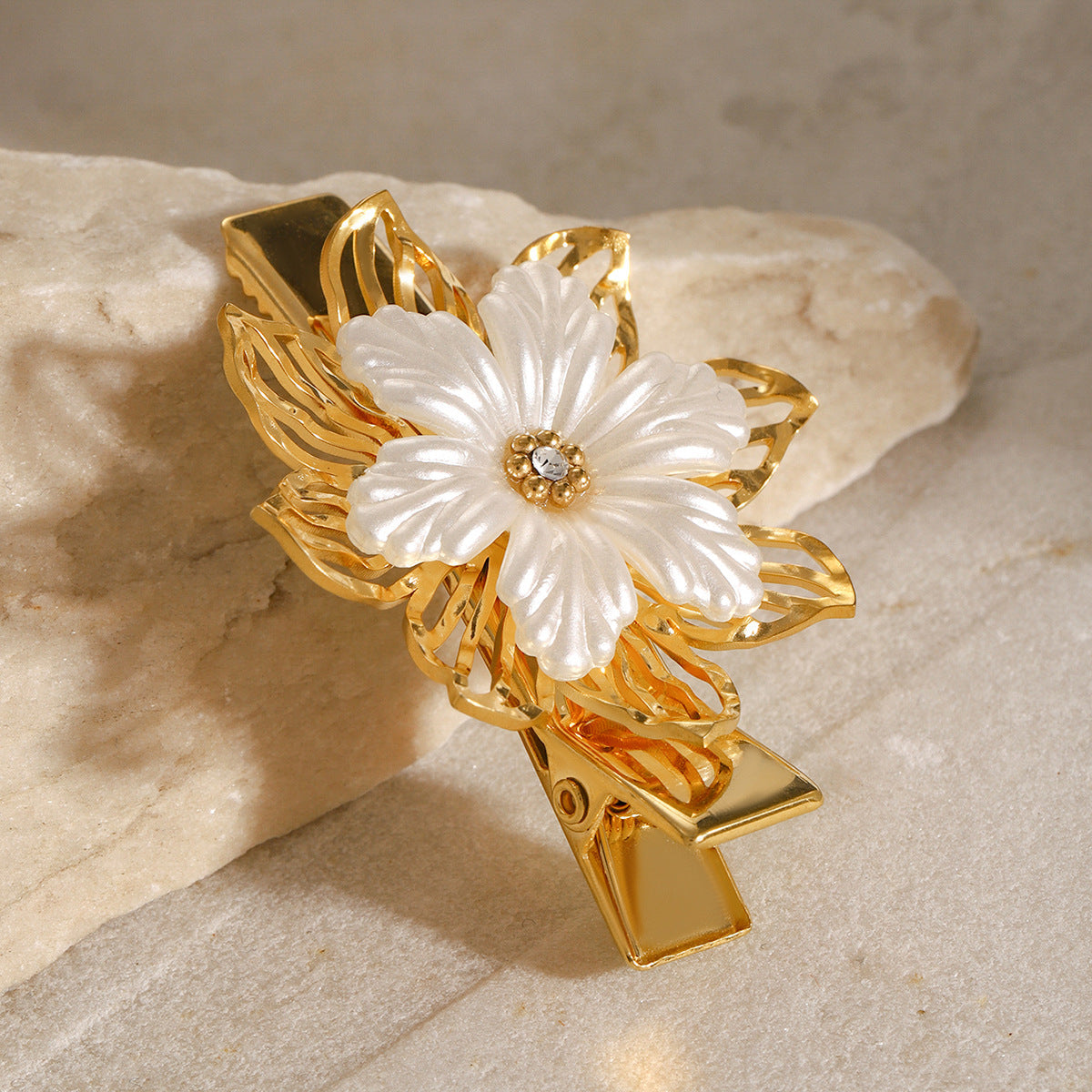 Elegant Pearl Petal Hair Pin