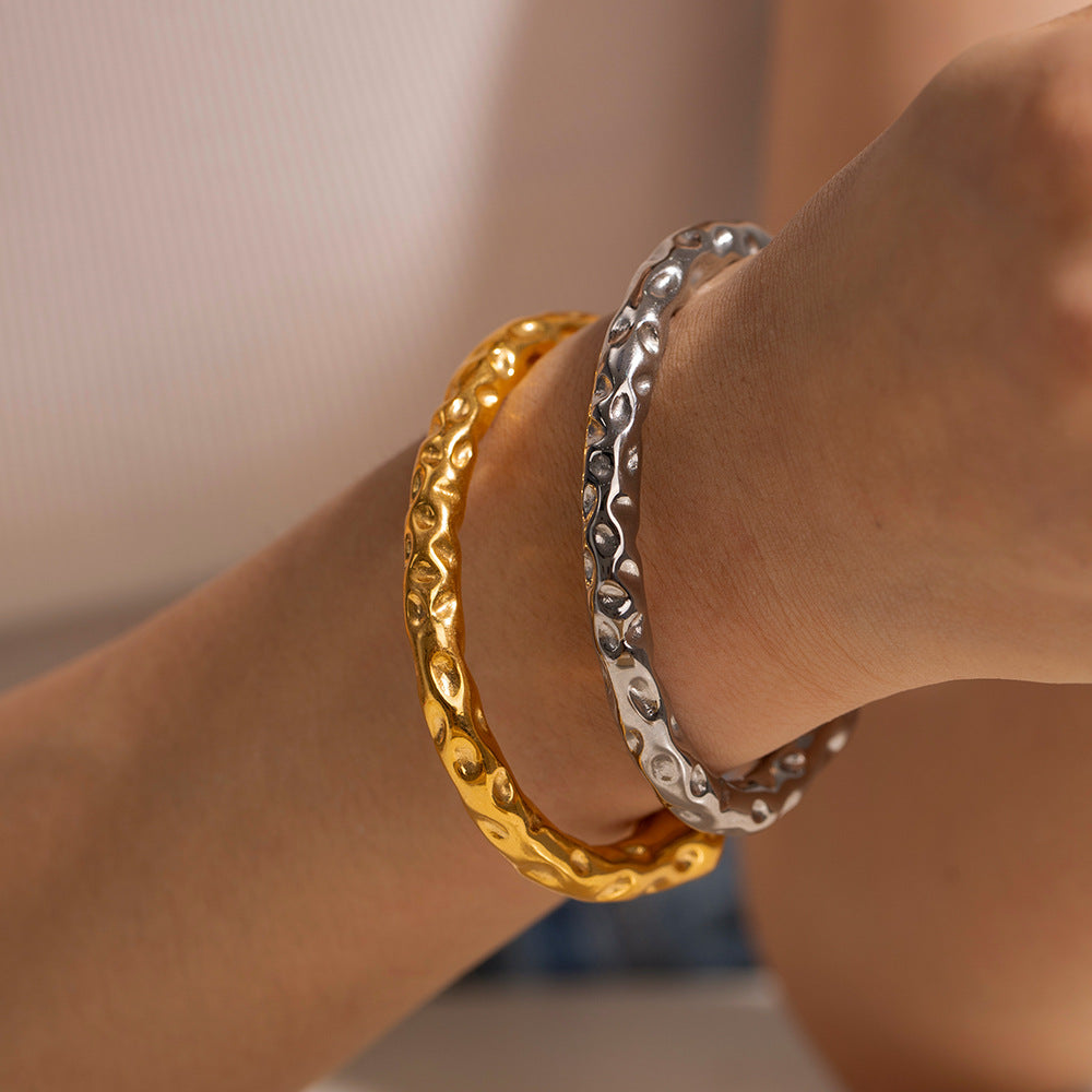 Chic Hammered Gold Bangle
