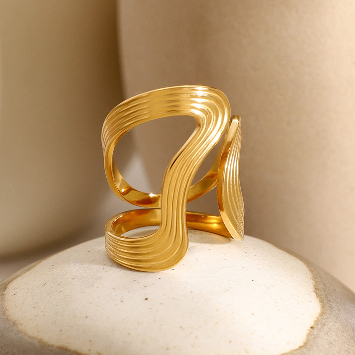 Kinetic Twist Gold Ring