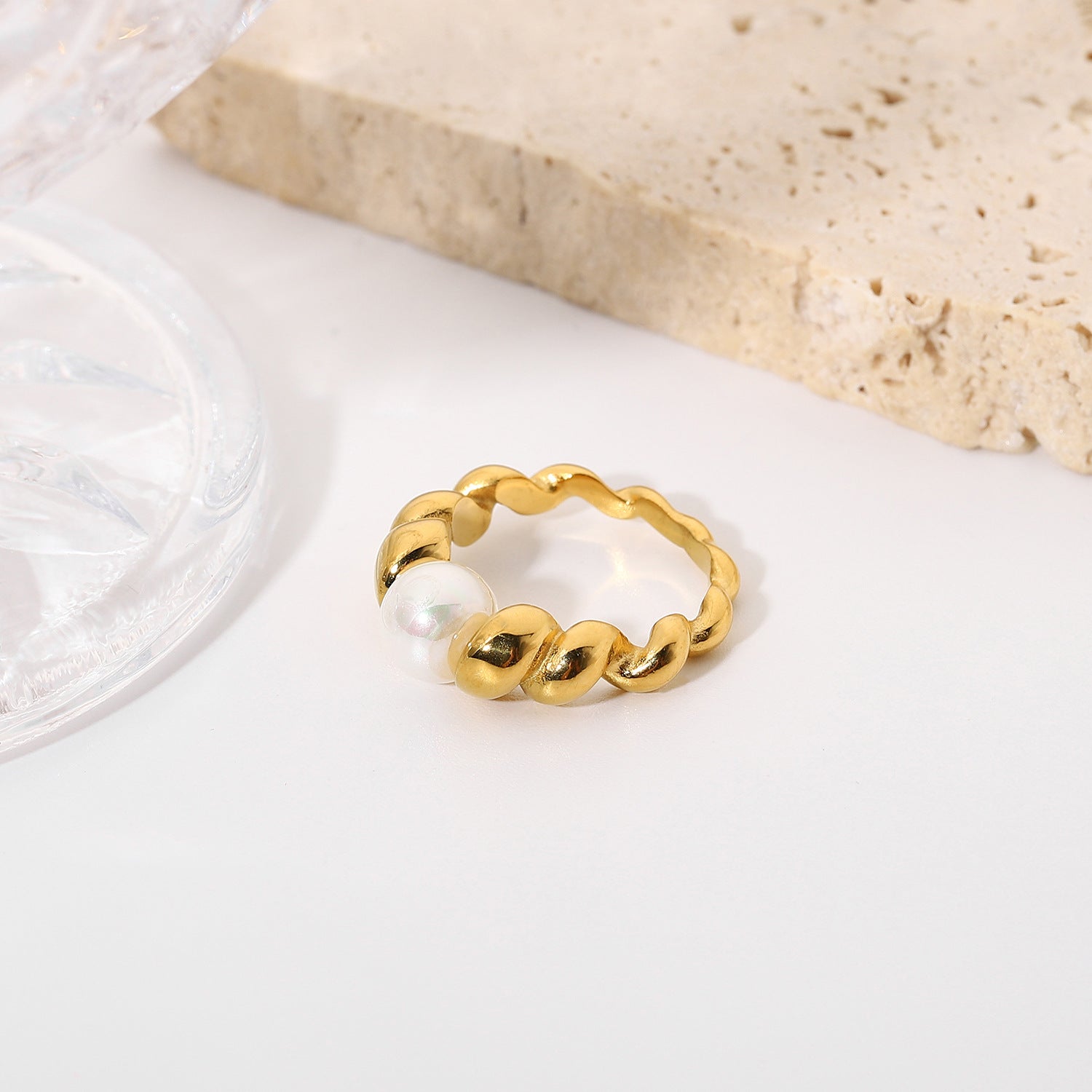 Scarlett Pearl & Gold Ring