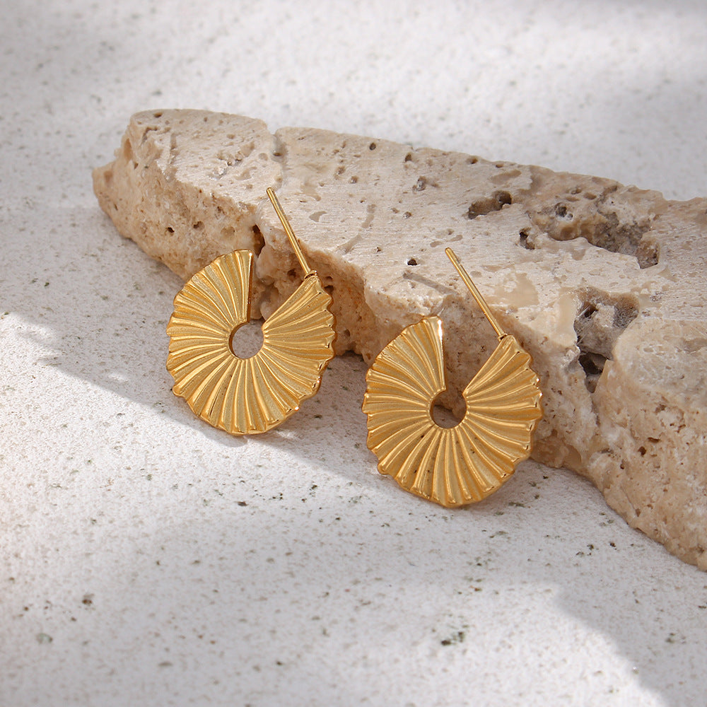 Elegant Wave Gold Earrings