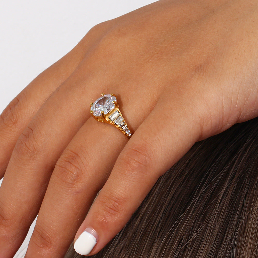 Syllia Sparkling Gold Ring