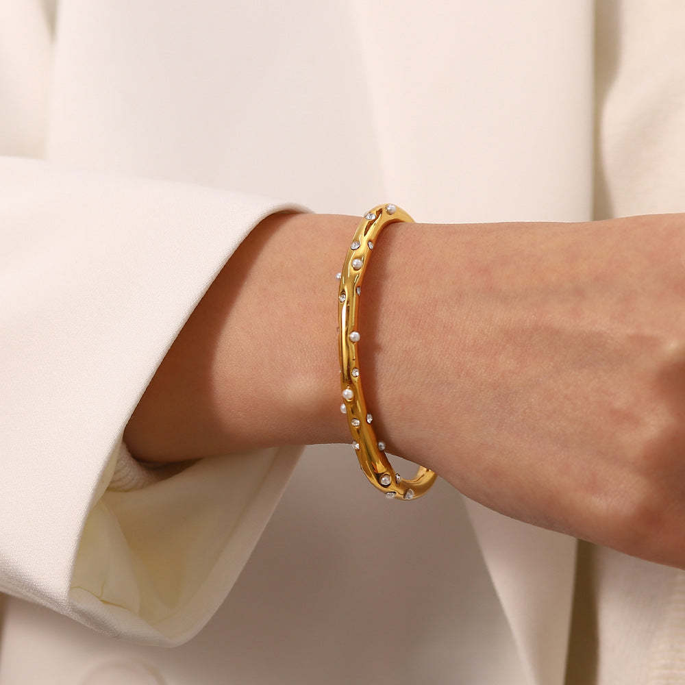 Aura Gold Bangle