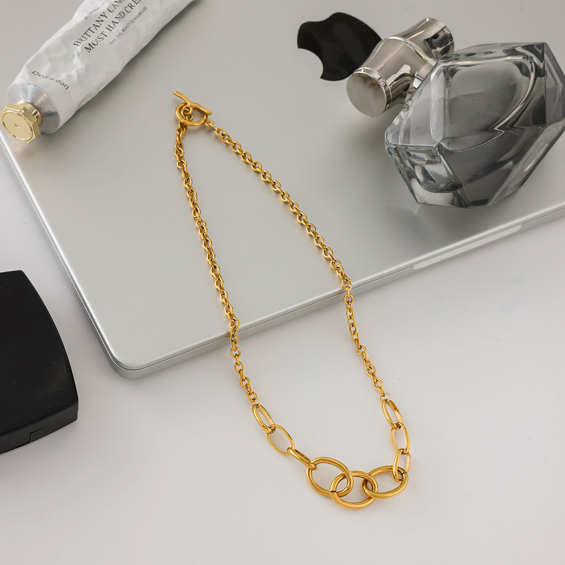 Luxe Link Toggle Necklace