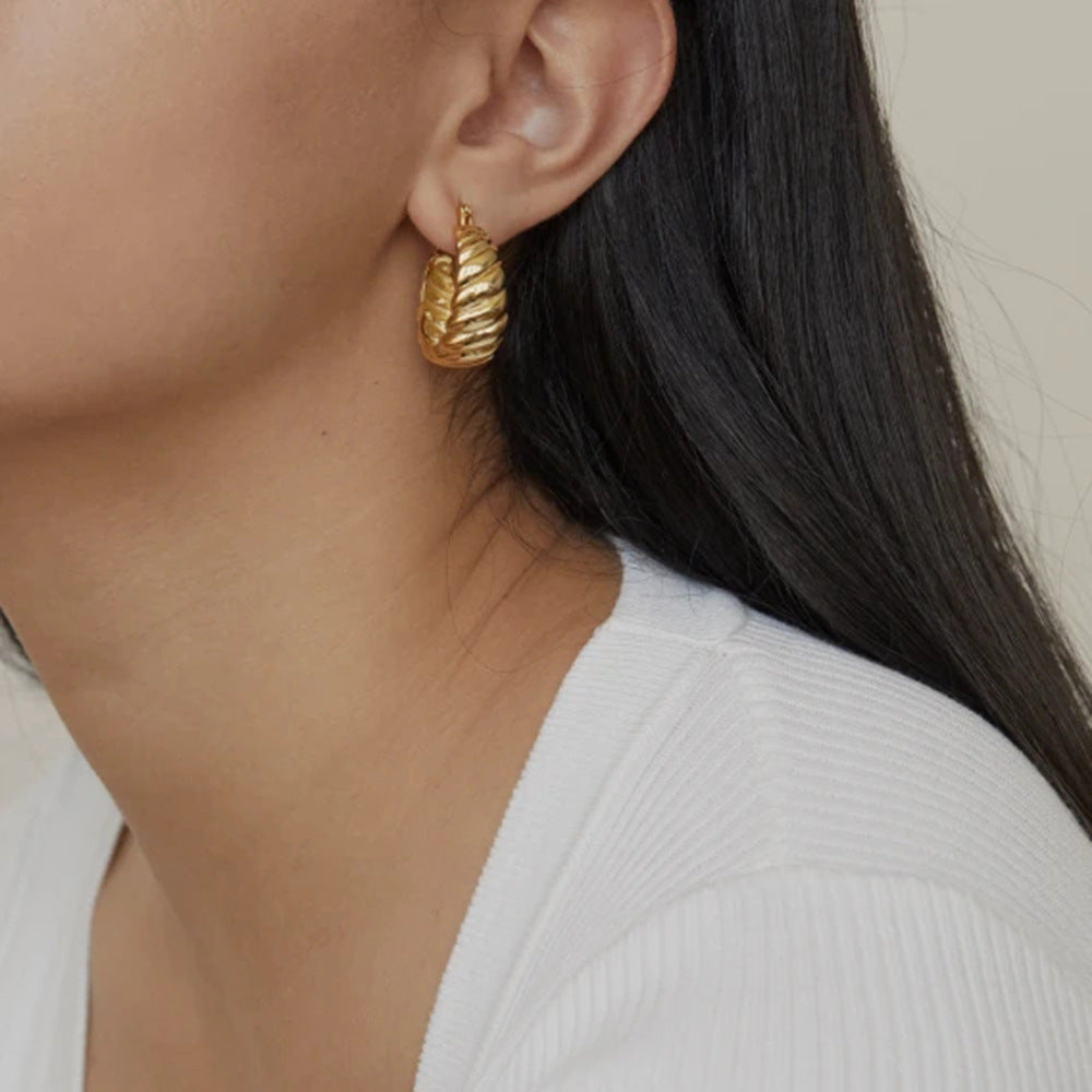 Lina Dazzle Gold Earrings
