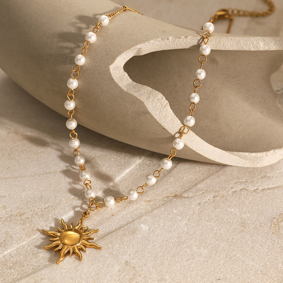 Solar Radiance Pearl Choker