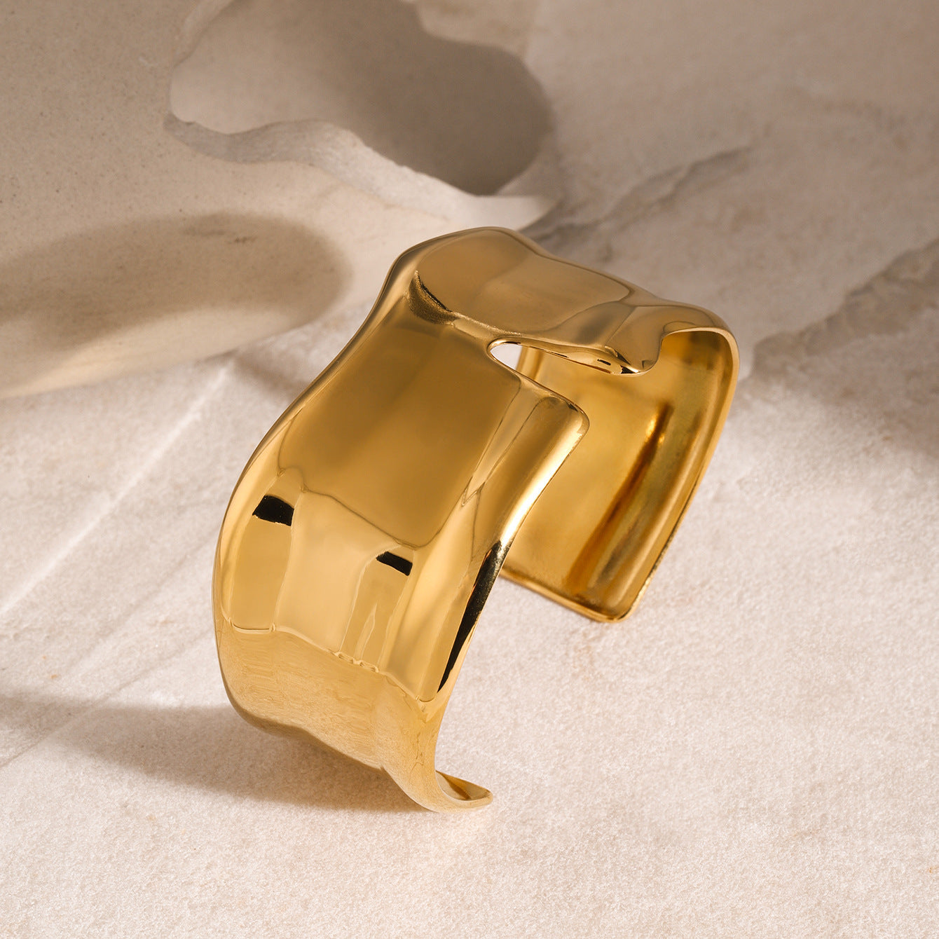 Arden Chic Gold Cuff